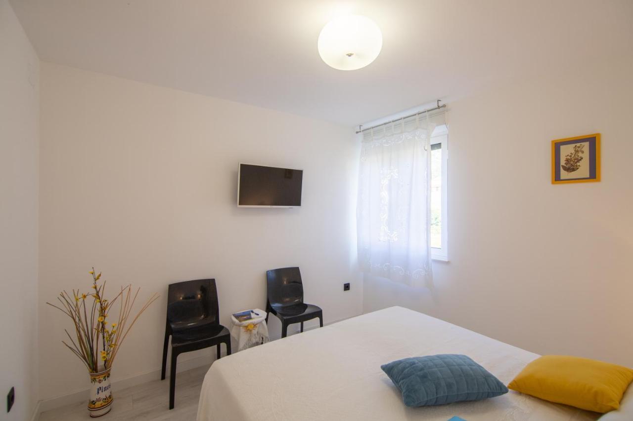Apartments Nona Draga Komiža المظهر الخارجي الصورة